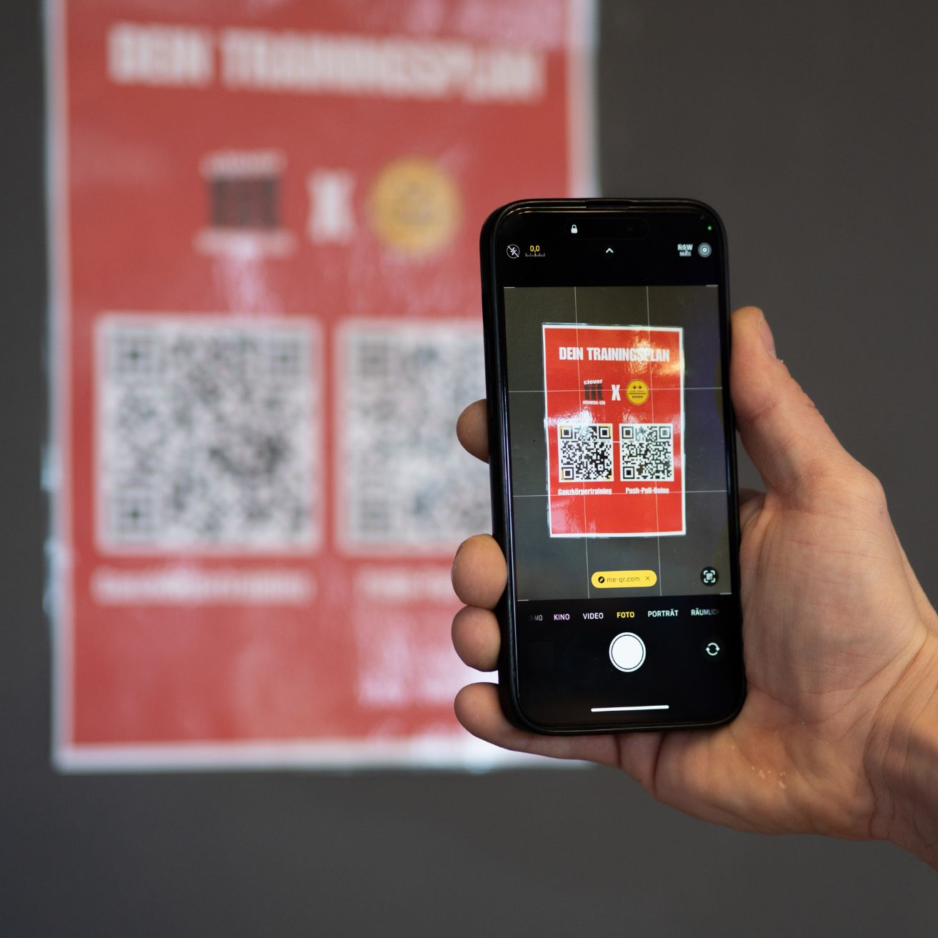 Trainingserklärungen an den Geräten und Trainingspläne zum downloaden